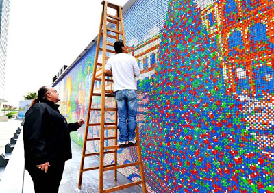 Τοιχογραφία ρεκόρ από 85.794 κύβους του Rubik [Video] - Φωτογραφία 2