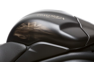 Νέο «ντύσιμο» για την Triumph Speed Triple R - Φωτογραφία 5