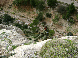 Άσκηση της Μονάδας Εφέδρων Καταδρομών Μ.Ε.Κ. στον βράχο Γ των Ειδικών Δυνάμεων - Φωτογραφία 9