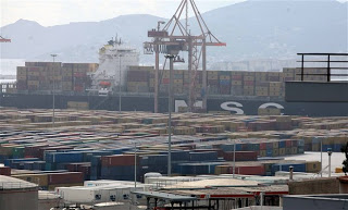 ΕΛΣΤΑΤ: Αύξηση 5,1% στις εξαγωγές, πτώση 6% στις εισαγωγές το 2012 - Φωτογραφία 1