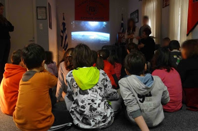 H Xρυσή Αυγή στρατολογεί 6χρονα παιδιά και τους κάνει κατήχηση στα γραφεία της Λούτσας - Δείτε φωτο - Φωτογραφία 4