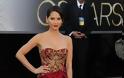 Oscar 2013: Δείτε τις πιο καλοντυμένες στο κόκκινο χαλί - Φωτογραφία 7