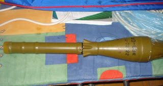Ρουκετοβόλο όπλο βρέθηκε σε κανάλι στον Ασπρόπυργο - Φωτογραφία 1