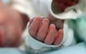 ''Ψάχνουμε φέρετρο για το μωρό μας''- Σοκαρει η απόγνωση του γιατρού που κινδυνεύει το παιδάκι του λόγω λάθους των συναδέλφων του