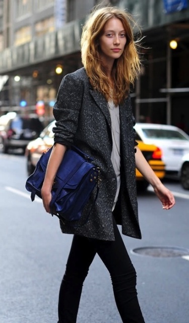 Fashion trend: Η μπλε τσάντα στο look σας - Φωτογραφία 10