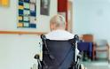 Αναγνώστης σχολιάζει τη διακοπή των αναπηρικών συντάξεων