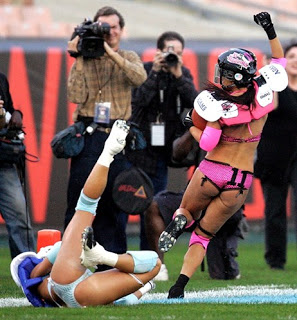 Lingerie Football League (το πρωτάθλημα ποδοσφαίρου με εσώρουχα) - Φωτογραφία 2