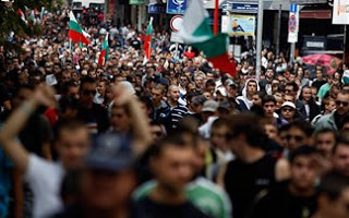 Βουλγαρία: Δεκάδες χιλιάδες διαδήλωσαν κατά διαφθοράς και φτώχειας - Φωτογραφία 1