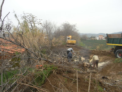 Εργασίες βελτίωσης φυσικού ρέματος στη Θήβα - Φωτογραφία 2