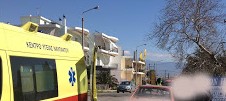 Τροχαίο ατύχημα στη Ναύπακτο με τραυματισμούς σε διασταύρωση καρμανιόλα - Φωτογραφία 1