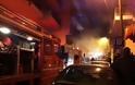 ΠΡΙΝ ΛΙΓΟ: Φωτιά ξέσπασε σε υπόγειο εργαστήριο στη Δελφών [Video]