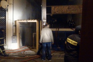 Τέθηκε υπό έλεγχο η φωτιά στη Δελφών - Δείτε δύο νέα βίντεο - Φωτογραφία 2