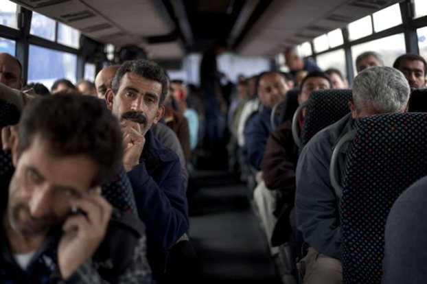 Κατακραυγή εντός και εκτός Ισραήλ για τα λεωφορεία μόνο για Παλαιστίνιους - Φωτογραφία 1