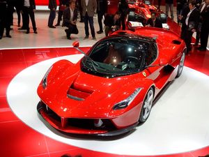 Γενεύη 2013 - Ferrari LaFerrari εμπνευσμένο από την Formula 1 (VIDEO) - Φωτογραφία 3