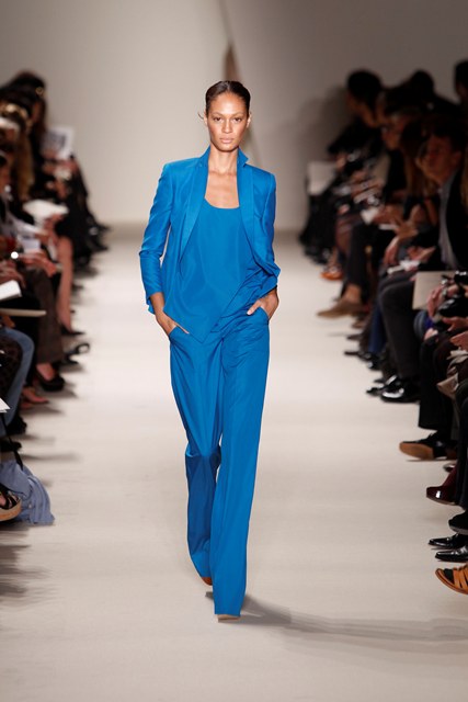 Fashion trend: Οι αποχρώσεις του μπλε στο παντελόνι σας - Φωτογραφία 14