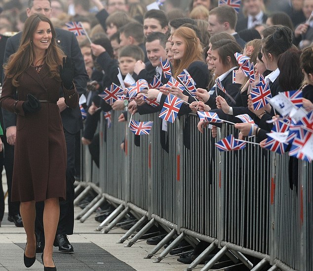 ΟΥΠΣ η Kate Middleton πρόδωσε το μυστικό! Περιμένει κοριτσάκι; - Φωτογραφία 6