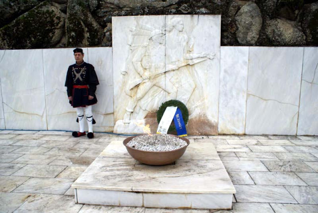 ΚΑΣΤΟΡΙΑ: Επιμνημόσυνη Δέηση για τους πεσόντες του Έθνους - Φωτογραφία 15