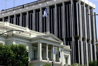 To υπουργείο Εξωτερικών διερευνά την εκτέλεση Έλληνα ομήρου - Φωτογραφία 1