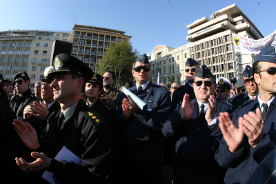Χαιρετισμός Προέδρου ΣΥΣΜΕΔ στη συγκέντρωση εε και εα στρατιωτικών την 9-3-2013 - Φωτογραφία 1