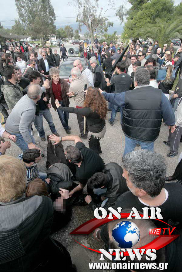 Καταγγελίες για τραυματισμούς από το υπουργικό αυτοκίνητο - Φωτογραφία 7