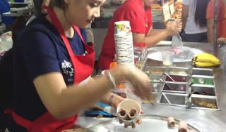 Εντυπωσιακή παρασκευή παγωτού στην Ταϊλάνδη! - Φωτογραφία 1
