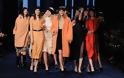 Ροζ, φούστες και στράπλες: Τα trends που άφησε πίσω της η Εβδομάδα Μόδας στο Παρίσι
