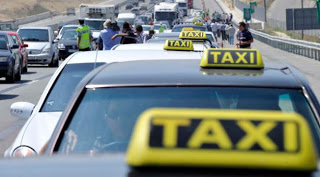 Ταξιτζήδες διαμαρτύρονται για την απαράδεκτη κατάσταση του δρόμου από Αγρίνιο μέχρι Άκτιο - Φωτογραφία 1