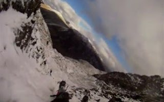 Βίντεο με τρομακτική πτώση ορειβάτη στην Ουαλία - Φωτογραφία 1