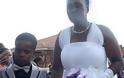 Οκτάχρονο αγόρι παντρεύτηκε 61χρονη μητέρα επειδή του το είπε ο νεκρός παππούς του