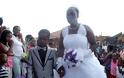 8χρονος παντρεύτηκε 61χρονη - Φωτογραφία 2