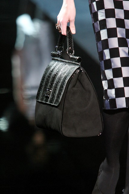 Fashion trend: Retro τσάντα - Φωτογραφία 3