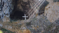 Ένα μοναδικό video για τα σπήλαια του Αγίου Όρους - Φωτογραφία 1