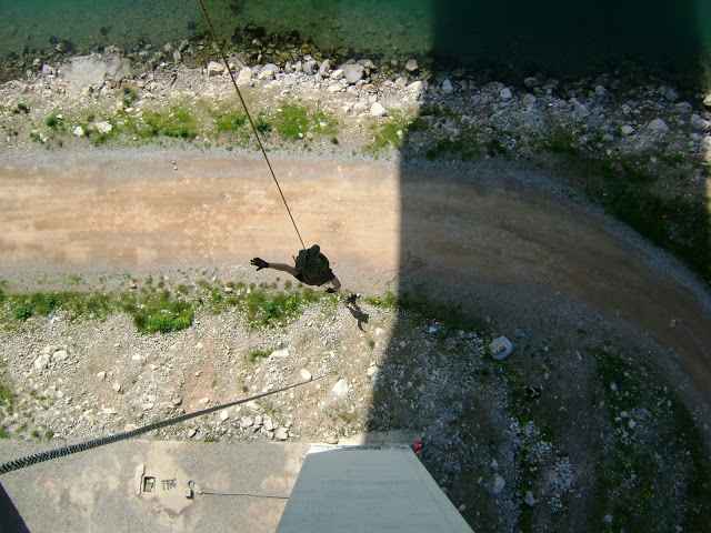 Άσκηση Μονάδας Εφέδρων Καταδρομών Μ.Ε.Κ. στην Υψηλή γέφυρα της Χαλκίδας - Φωτογραφία 12