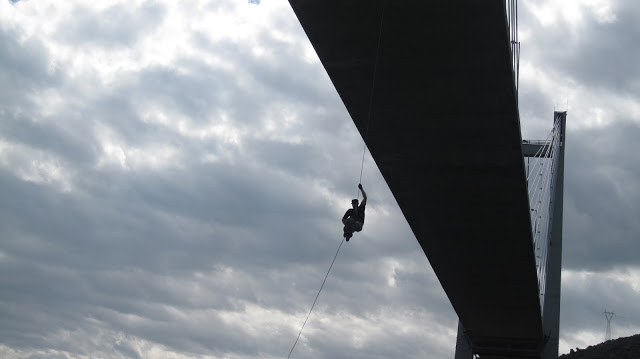 Άσκηση Μονάδας Εφέδρων Καταδρομών Μ.Ε.Κ. στην Υψηλή γέφυρα της Χαλκίδας - Φωτογραφία 36