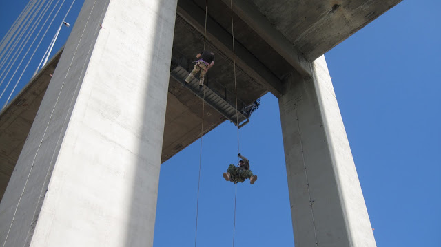 Άσκηση Μονάδας Εφέδρων Καταδρομών Μ.Ε.Κ. στην Υψηλή γέφυρα της Χαλκίδας - Φωτογραφία 39