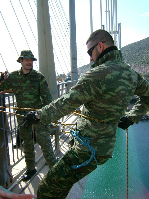 Άσκηση Μονάδας Εφέδρων Καταδρομών Μ.Ε.Κ. στην Υψηλή γέφυρα της Χαλκίδας - Φωτογραφία 9