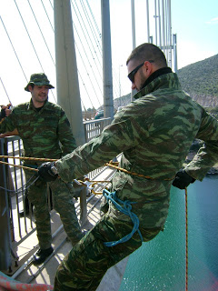 Άσκηση Μονάδας Εφέδρων Καταδρομών Μ.Ε.Κ. στην Υψηλή γέφυρα της Χαλκίδας - Φωτογραφία 5