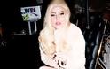 Η Lady Gaga και το 24άρων καρατίων καροτσάκι - Φωτογραφία 1