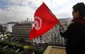 Τυνησία: Συκλονίζει ο θάνατος του πλανόδιου μικροπωλητή