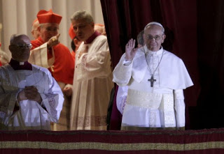 Ο Πάπας με τον μισό πνεύμονα και την πρώην αρραβωνιαστικιά – Άγνωστες πτυχές της ζωής του νέου Ποντίφηκα - Φωτογραφία 1