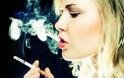 Οι άντρες καπνίζουν όταν είναι χαλαροί, οι γυναίκες όταν έχουν στρες