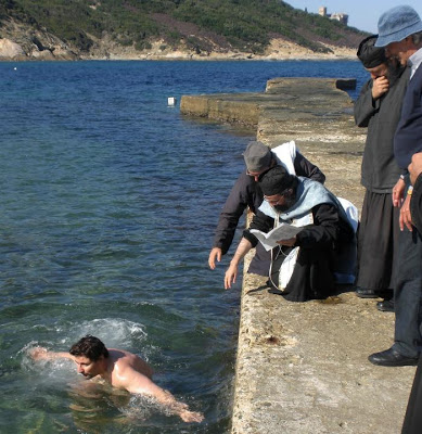 2831 - Σώζονται άραγε αυτοί που δεν είναι βαπτισμένοι; Μία αγιορείτικη διήγηση - Φωτογραφία 1
