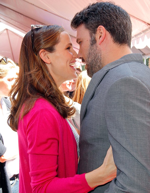 Ben Affleck-Jennifer Garner: Ο ένας δεν παίρνει τα χέρια του από τον άλλον! - Φωτογραφία 3