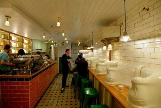 ΜΟΝΑΔΙΚΟ Οι δημόσιες τουαλέτες που έγιναν μοντέρνα καφετέρια! - Φωτογραφία 1