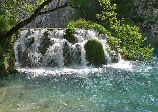 ΔΕΙΤΕ: Παραμυθένιες λίμνες στην Κροατία... - Φωτογραφία 19