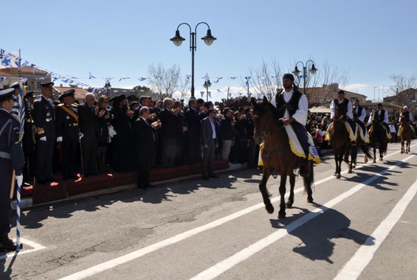 Παρουσία Υφυπουργού Εθνικής Άμυνας κ. Παναγιώτη Καράμπελα στις εορταστικές εκδηλώσεις για την κήρυξη του απελευθερωτικού Αγώνα στη Μάνη - Φωτογραφία 3