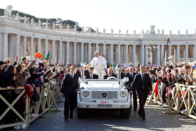 Σε επιφυλακή ο «στρατός» του Πάπα Φραγκίσκου - Φωτογραφία 3