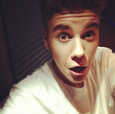 Ο Bieber ξύρισε το... ανύπαρκτο μουστάκι του - Φωτογραφία 3