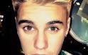 Ο Bieber ξύρισε το... ανύπαρκτο μουστάκι του - Φωτογραφία 1