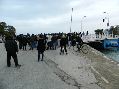 Κατάληψη πλωτής γέφυρας από τους φοιτητές του ΤΕΙ Λευκάδας - Φωτογραφία 5
